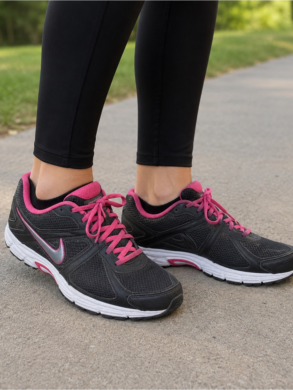 Nike Dart 9 Women’s Size 9.5 Black Raspberry Pink Running Shoes